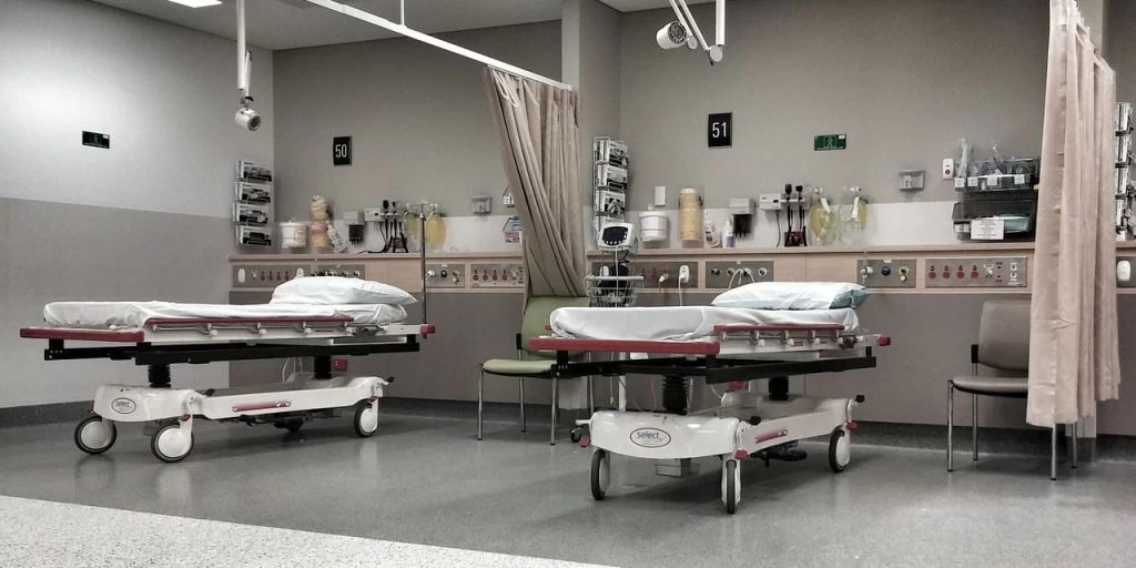«Θερίζει» η γρίπη: Νοσηλεύτρια στην Αθήνα διασωληνώθηκε στην Εντατική